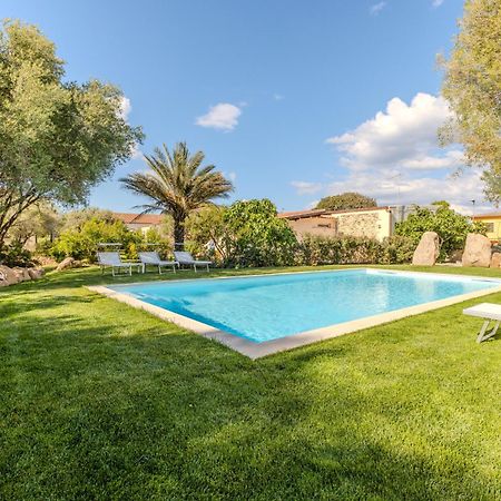 Апартаменты Stazzo San Teodoro L'Olivastro Piscina Condivisa Экстерьер фото